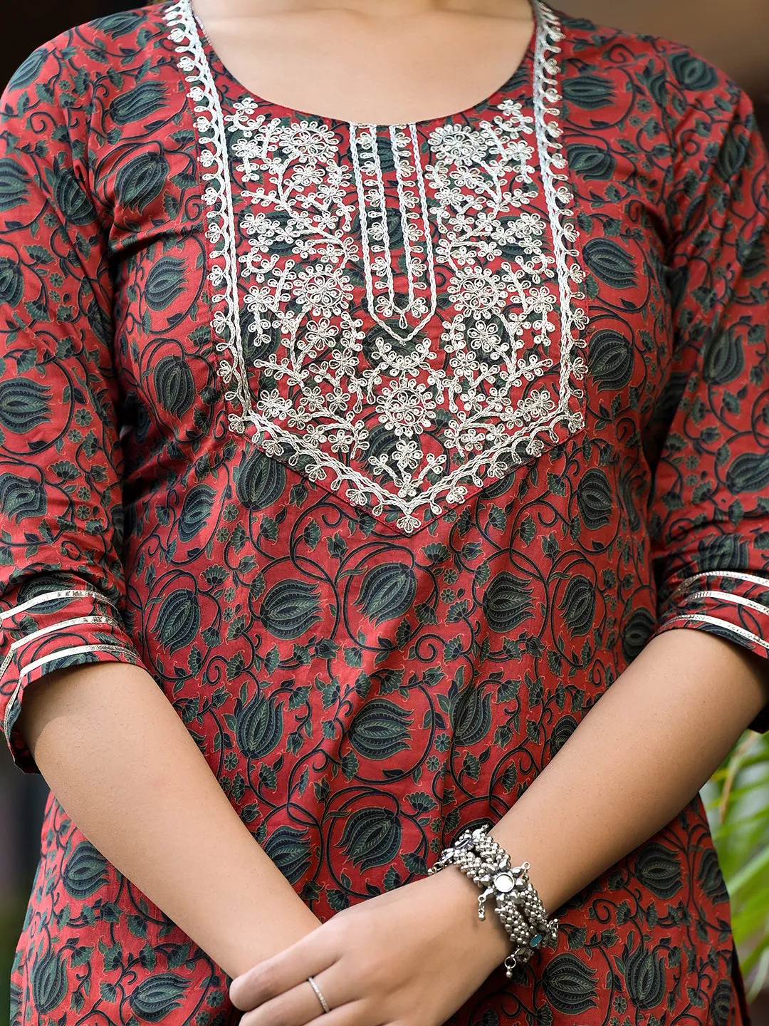 Women Rust Pure Cotton Kurta Set With Dupatta